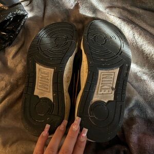 Nike Women's Black and White Sneakers